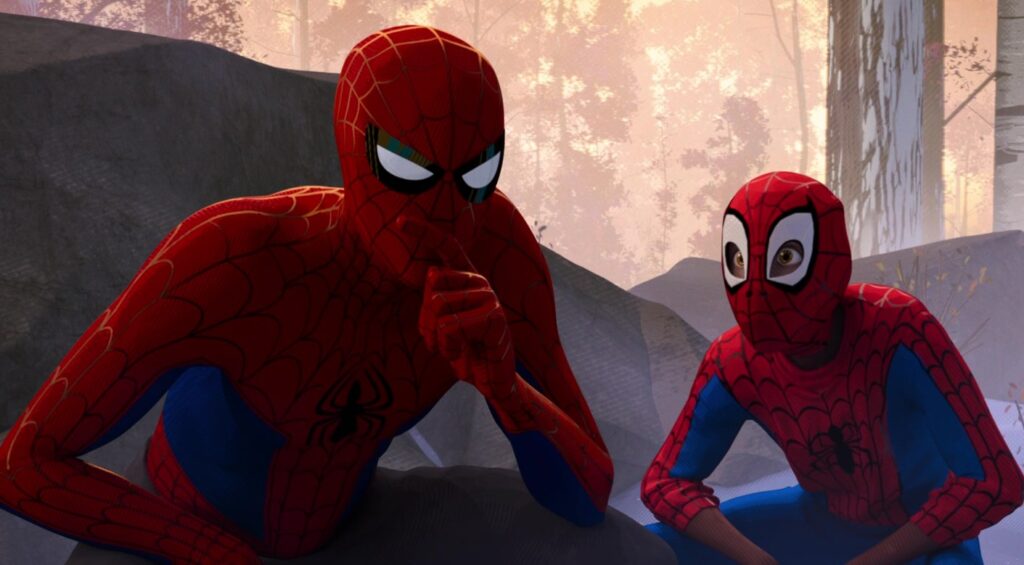 Imagem: Peter B. Parker pensa em um plano enquanto Miles Morales observa (Reprodução: Sony Pictures / Homem-Aranha no Aranhaverso, 2018)